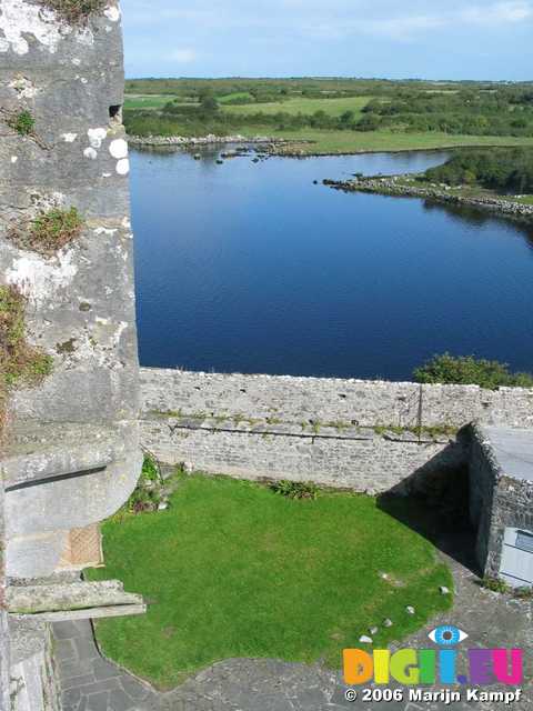 19227 View from Dunguaire Castle